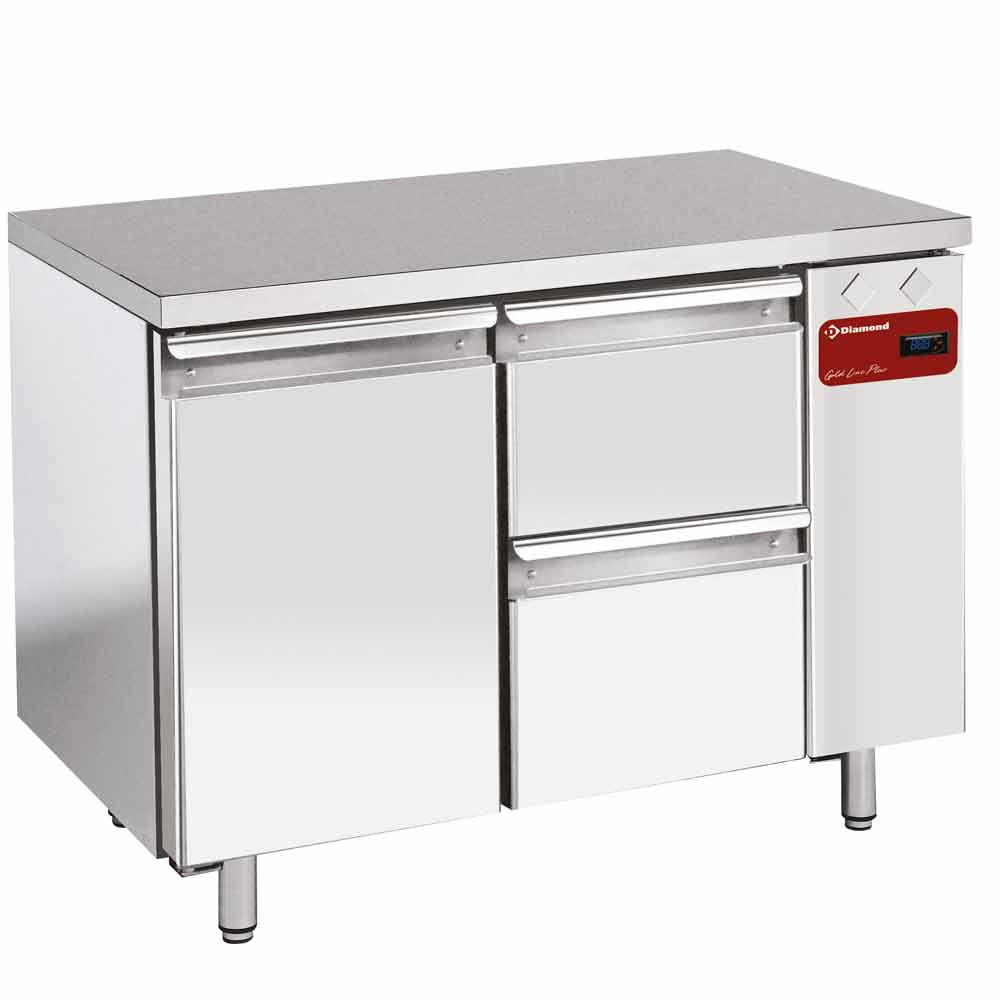 Refrigerating table composed of :